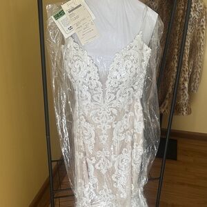 Maggie Sottero White and Cream Wedding Dress